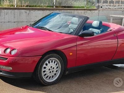 Usata Alfa Romeo Spider 155 CV (114 kW) 1996 Rosso Cabrio