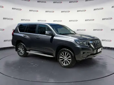 Usata Toyota Land Cruiser Style 177 CV (130 kW) 2019 Grigio SUV