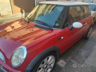 Usata Mini Cooper 116 CV (85 kW) 2003 Rosso Utilitaria