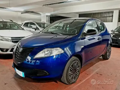 Usata Lancia Ypsilon 69 CV (50 kW) 2014 Bluazzurro Utilitaria
