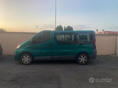 Usata Renault Trafic 114 CV (83 kW) 2010 Verde Monovolume