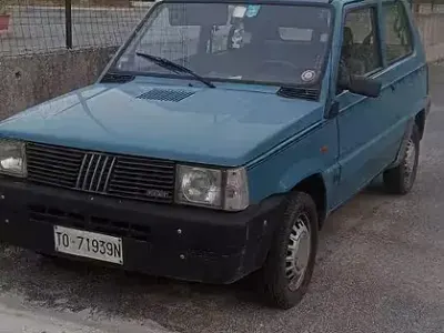 Usata Fiat Panda Young 34 CV (25 kW) 1990 Bluazzurro Utilitaria