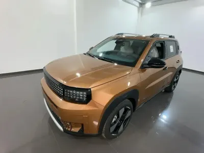 Nuova Fiat Grande Panda La Prima 100 CV (73 kW) 2026 Oro Utilitaria