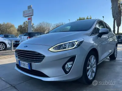 Usata Ford Fiesta Titanium 86 CV (63 kW) 2018 Grigio Utilitaria