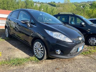 Usata Ford Fiesta Ghia 70 CV (51 kW) 2010 Nero Utilitaria