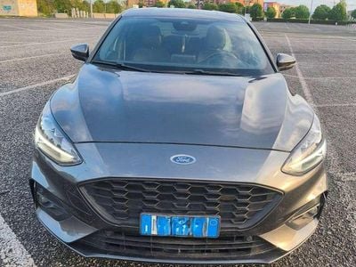 Grigio Usata 2019 Ford Focus ST-Line Berlina | 16.000 € (Buon prezzo)