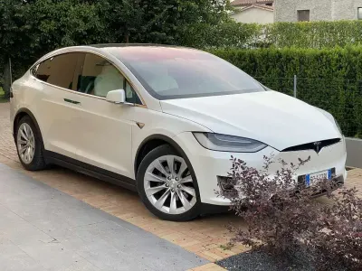 Usata Tesla Model X 413 kW (562 CV) 2020 Bianco SUV