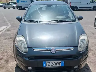 Usata Fiat Punto Evo Emotion 95 CV (69 kW) 2020 Grigio Utilitaria