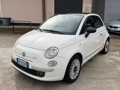 Usata Fiat 500 Lounge 69 CV (50 kW) 2011 Bianco Utilitaria