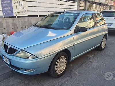 Usata Lancia Ypsilon 60 CV (44 kW) 2003 Utilitaria