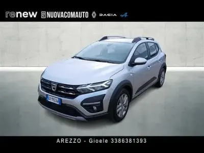 Usata Dacia Sandero Comfort 90 CV (66 kW) 2022 Grigio chiaro Utilitaria