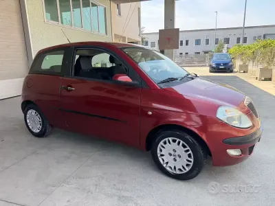 Usata Lancia Ypsilon 80 CV (58 kW) 2005 Rosso Utilitaria