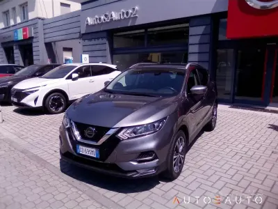 Usata Nissan Qashqai Acenta Premium 140 CV (102 kW) 2021 Grigio SUV