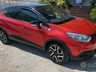 Usata Renault Captur 90 CV (66 kW) 2017 Rosso SUV