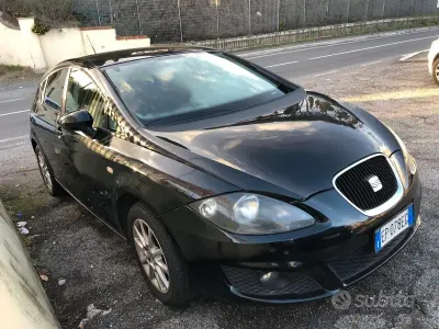 Usata Seat Leon Style 105 CV (77 kW) 2013 Nero Berlina