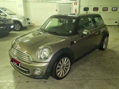 Usata Mini Cooper D 112 CV (82 kW) 2011 Marrone Utilitaria