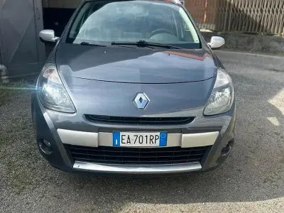 Usata Renault Clio Dynamique 75 CV (55 kW) 2010 Grigio Station wagon