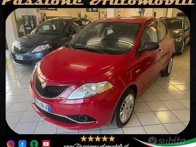 Usata Lancia Ypsilon Gold 69 CV (50 kW) 2015 Rosso Utilitaria