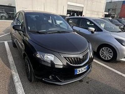 Usata Lancia Ypsilon Gold 69 CV (50 kW) 2023 Grigio Utilitaria