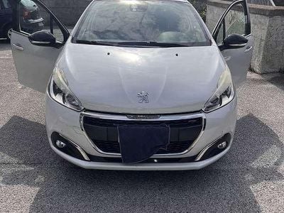 Usata Peugeot 208 GT-line 110 CV (80 kW) 2015 Utilitaria