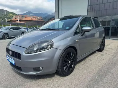 Usata Fiat Grande Punto Sport 90 CV (66 kW) 2009 Grigio Utilitaria