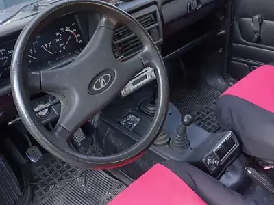 Usata Lada niva 75 CV (55 kW) 2001 Verde SUV