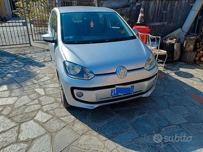 Usata VW up! high up! 60 CV (44 kW) 2014 Grigio Utilitaria