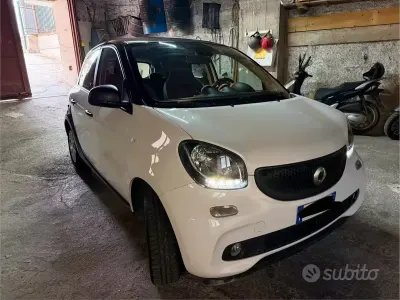 Usata Smart ForFour 71 CV (52 kW) 2019 Bianco Utilitaria