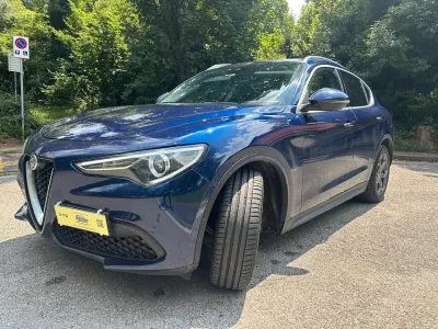 Usata Alfa Romeo Stelvio Business 190 CV (139 kW) 2021 Blu SUV