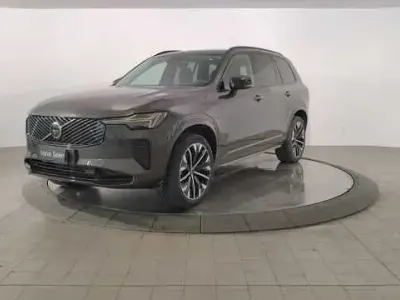 Begagnad Volvo XC90 335 HK (246 kW) 2026 Grå SUV