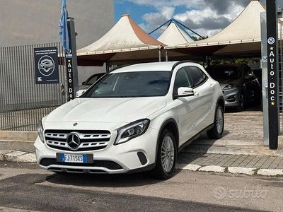 Usata Mercedes GLA180 110 CV (80 kW) 2017 Bianco SUV