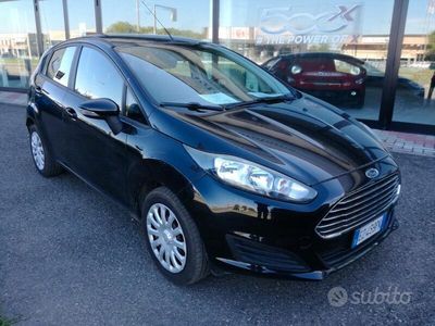 usata Ford Fiesta 5ª serie - 2015