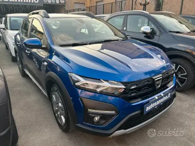 Usata Dacia Sandero Comfort 101 CV (74 kW) 2021 Bluazzurro Berlina