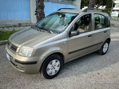 Usado Fiat Panda 69 HP (50 kW) 2010 Amarelo Citadino