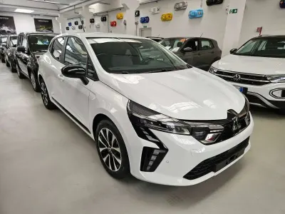 Nuova Mitsubishi Colt Invite 67 CV (49 kW) 2025 Arctic white Utilitaria