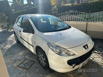 Begagnad Peugeot 307 109 HK (80 kW) 2006 Vit Sedan