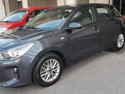 Usata Kia Rio 85 CV (62 kW) 2018 Grigio Berlina