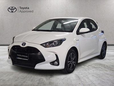 Usata Toyota Yaris Hybrid Active 115 CV (84 kW) 2021 Bianco Berlina