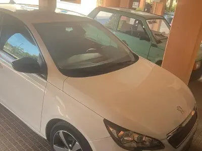 Usata Peugeot 308 116 CV (85 kW) 2014 Bianco Utilitaria