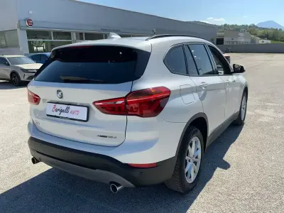 Usado BMW X1 Advantage 150 HP (110 kW) 2018 Branco SUV
