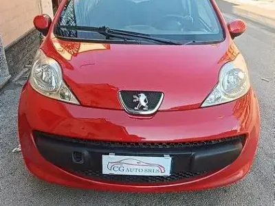 Usata Peugeot 107 68 CV (50 kW) 2008 Rosso Utilitaria