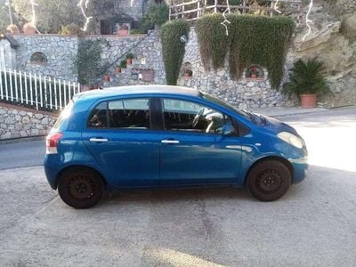 Gebraucht Toyota Yaris 101 PS (74 kW) 2011 Blau Kleinwagen