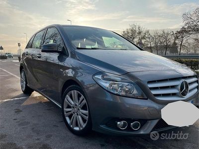 Usata Mercedes B180 2012 Grigio Monovolume