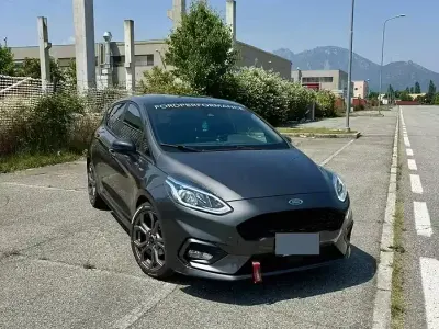 Usata Ford Fiesta ST-Line 86 CV (63 kW) 2018 Grigio Utilitaria