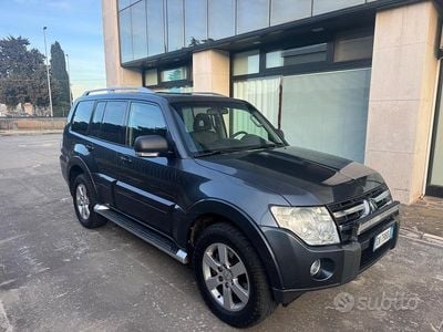 Usata Mitsubishi Pajero Intense 160 CV (117 kW) 2007 Grigio SUV