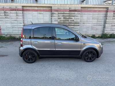 Usata Fiat Panda 101 CV (74 kW) 2006 Grigio Utilitaria