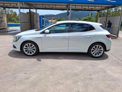 Usata Renault Mégane IV Zen 110 CV (80 kW) 2016 Bianco Berlina