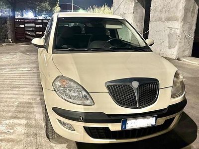 Usata Lancia Ypsilon 60 CV (44 kW) 2006 Utilitaria