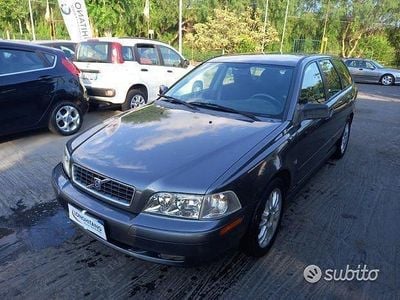Usata Volvo V40 95 CV (69 kW) 2004 Grigio Station wagon