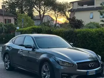 Usata Infiniti Q70 170 CV (125 kW) 2016 Berlina